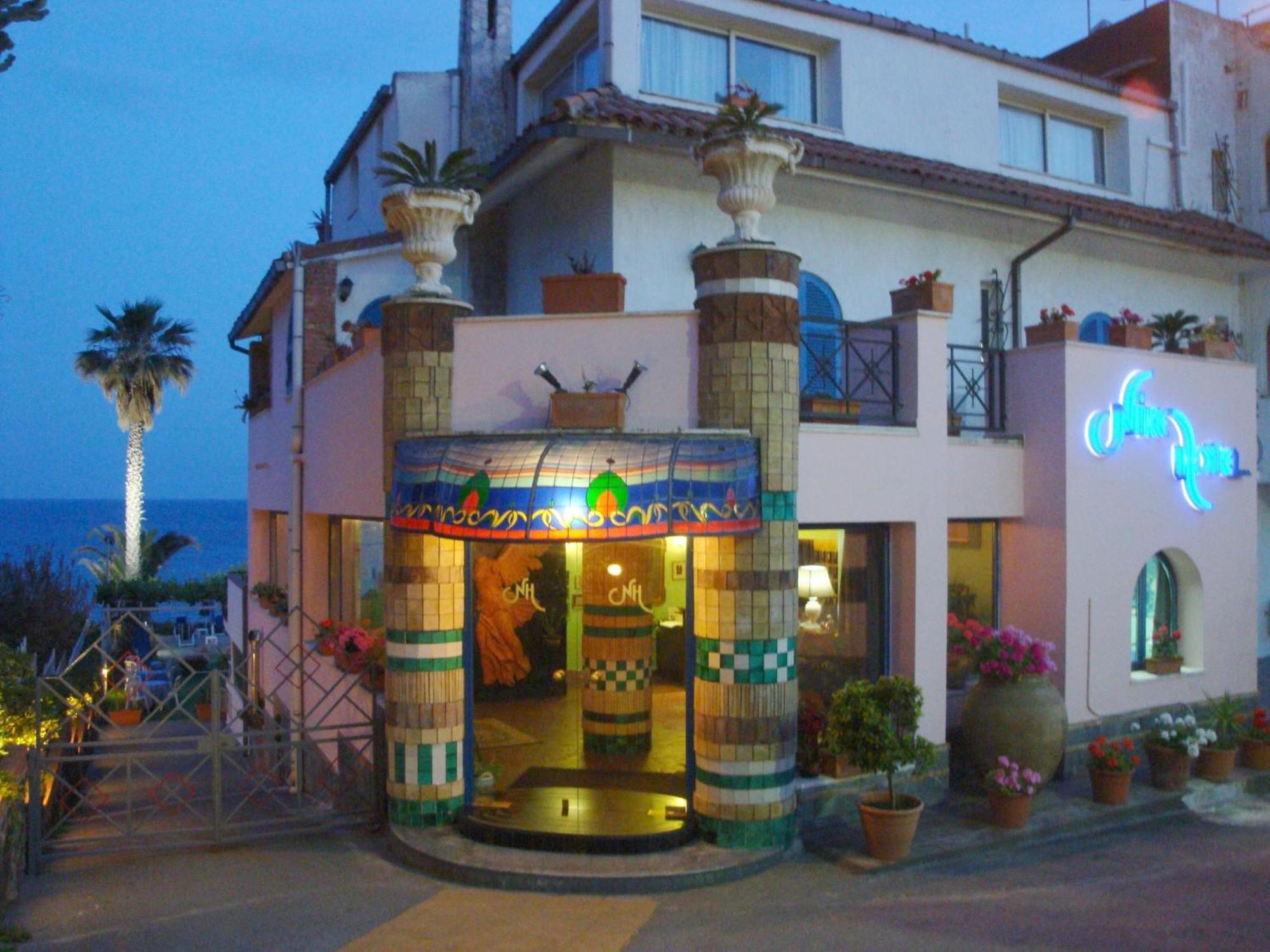 Hotel Nike Giardini Naxos Exterior foto